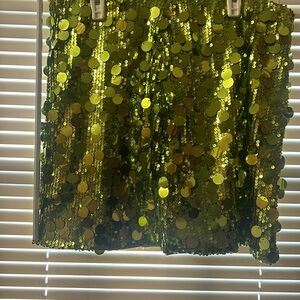 Women’s mini skirt!